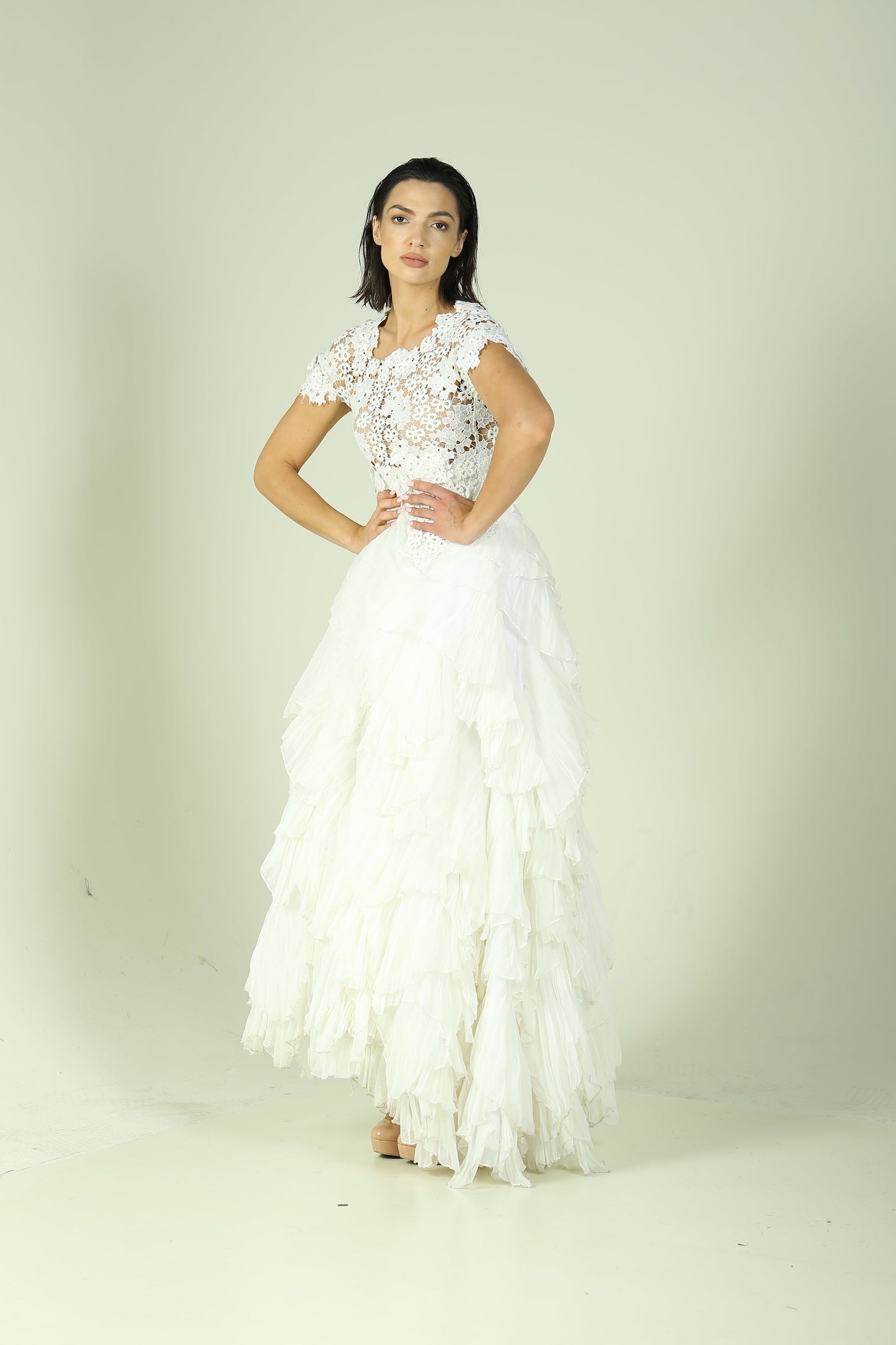 Ivory Dream Gown – A Symphony of Romance and Movement