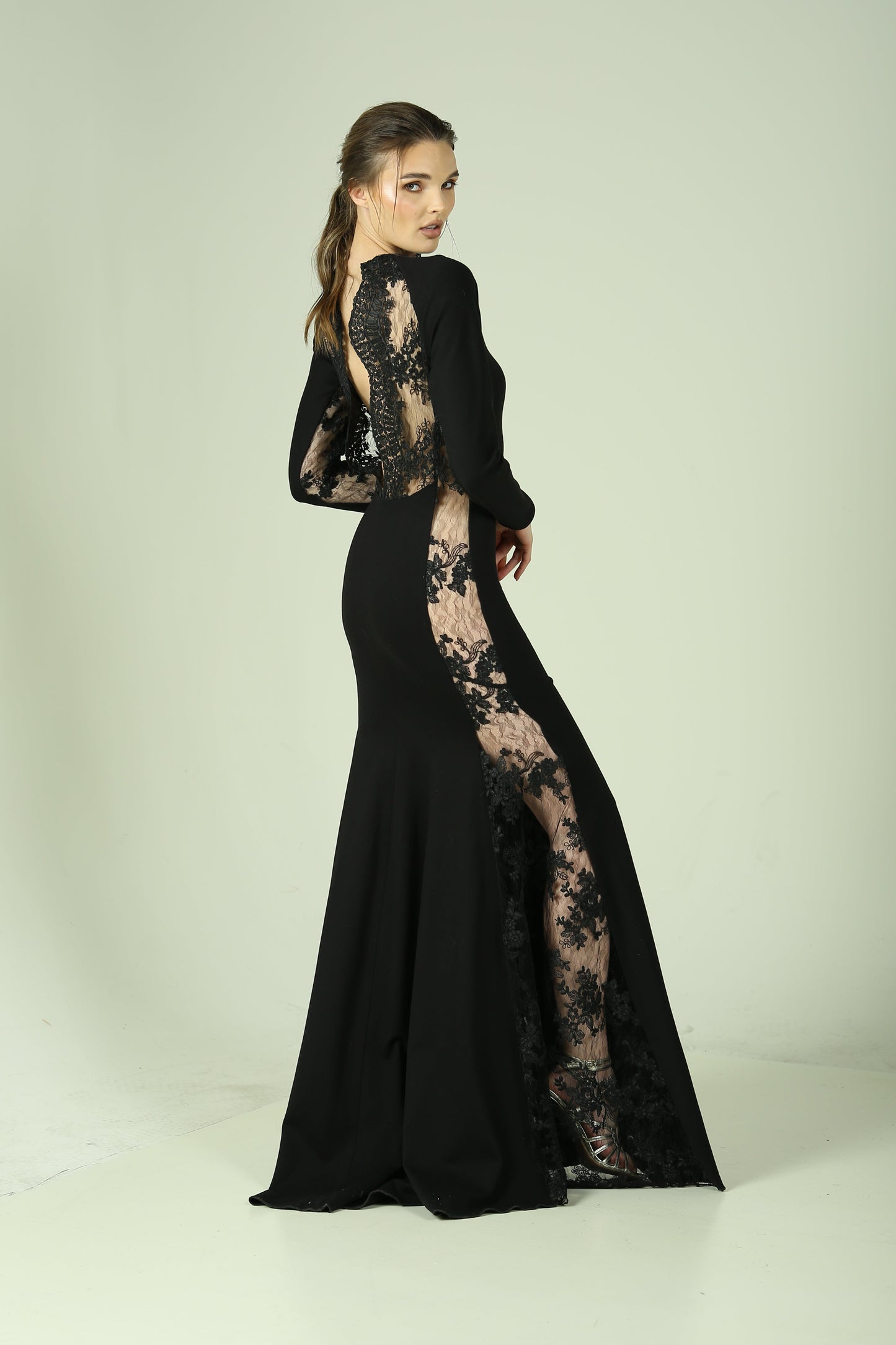 Noir Temptation Gown – A Bold Fusion of Elegance and Seduction