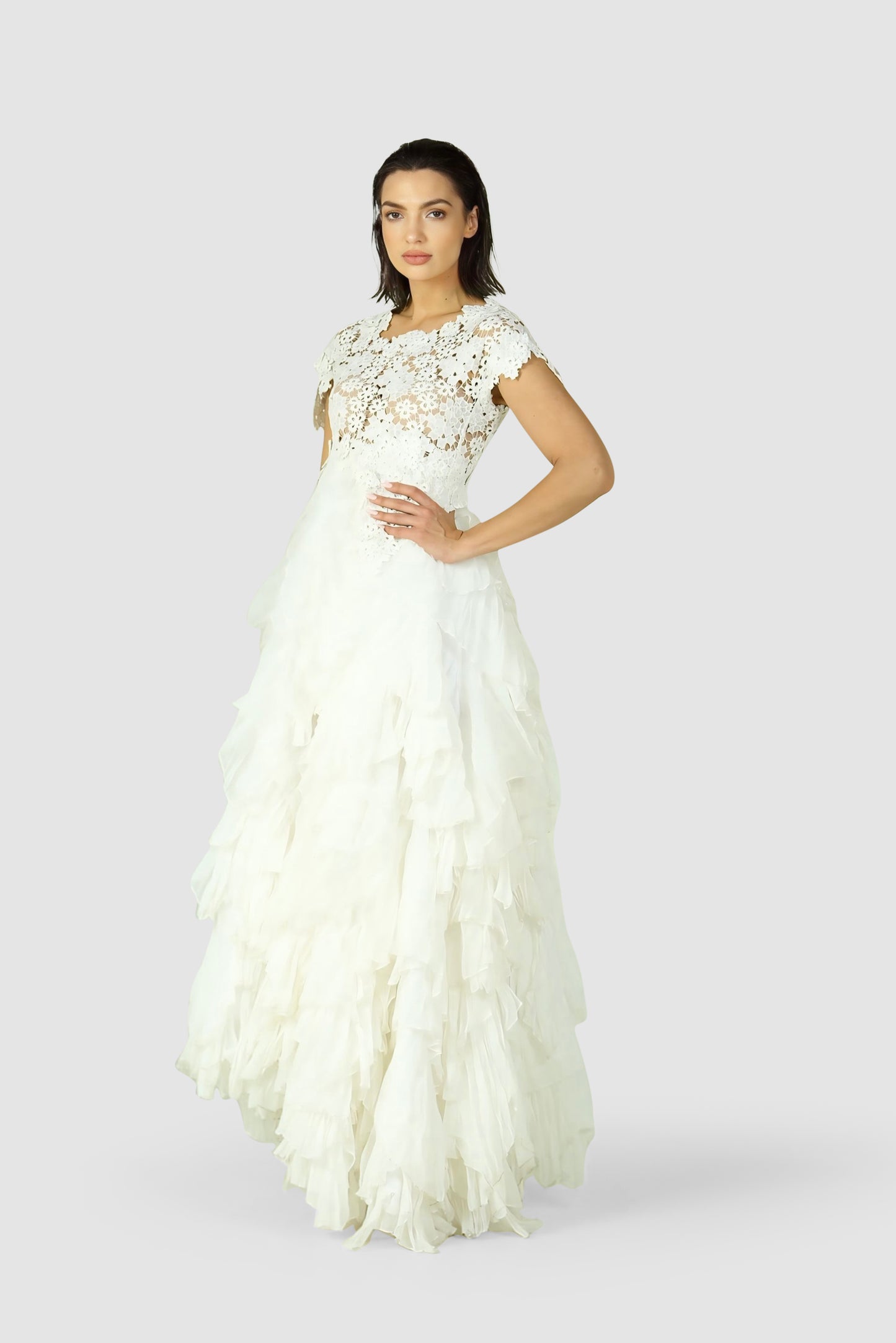 Ivory Dream Gown – A Symphony of Romance and Movement