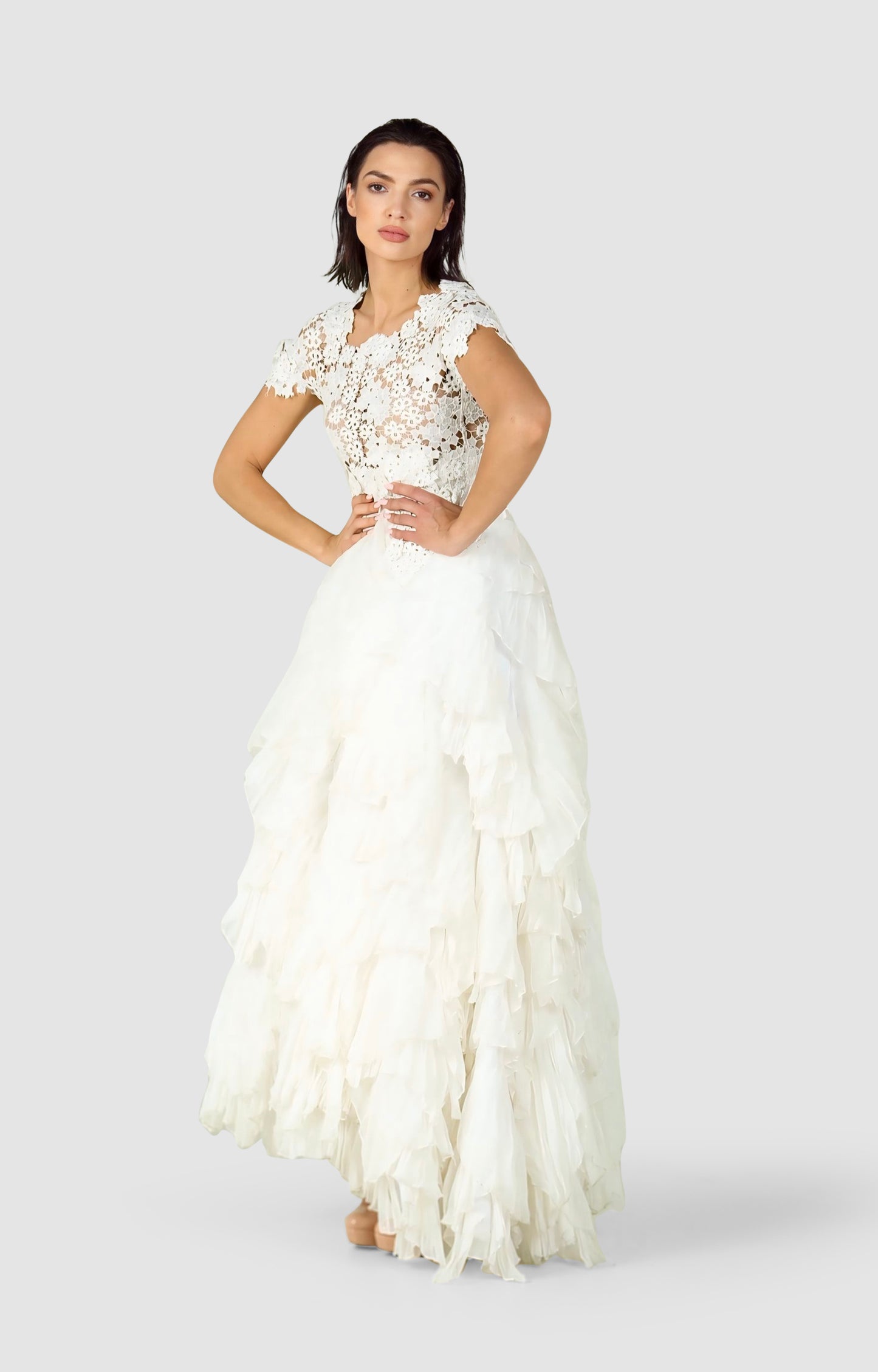 Ivory Dream Gown – A Symphony of Romance and Movement