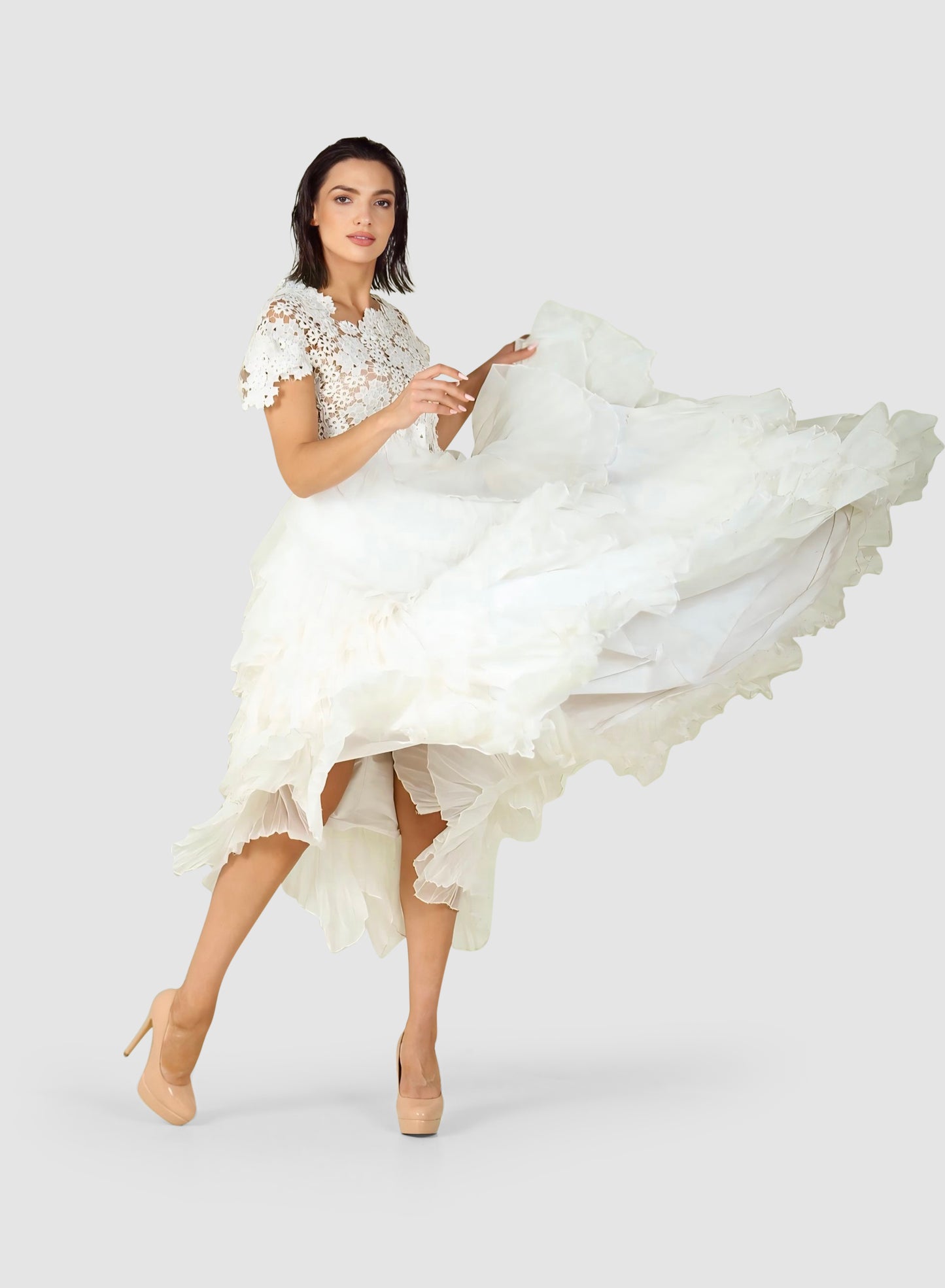 Ivory Dream Gown – A Symphony of Romance and Movement