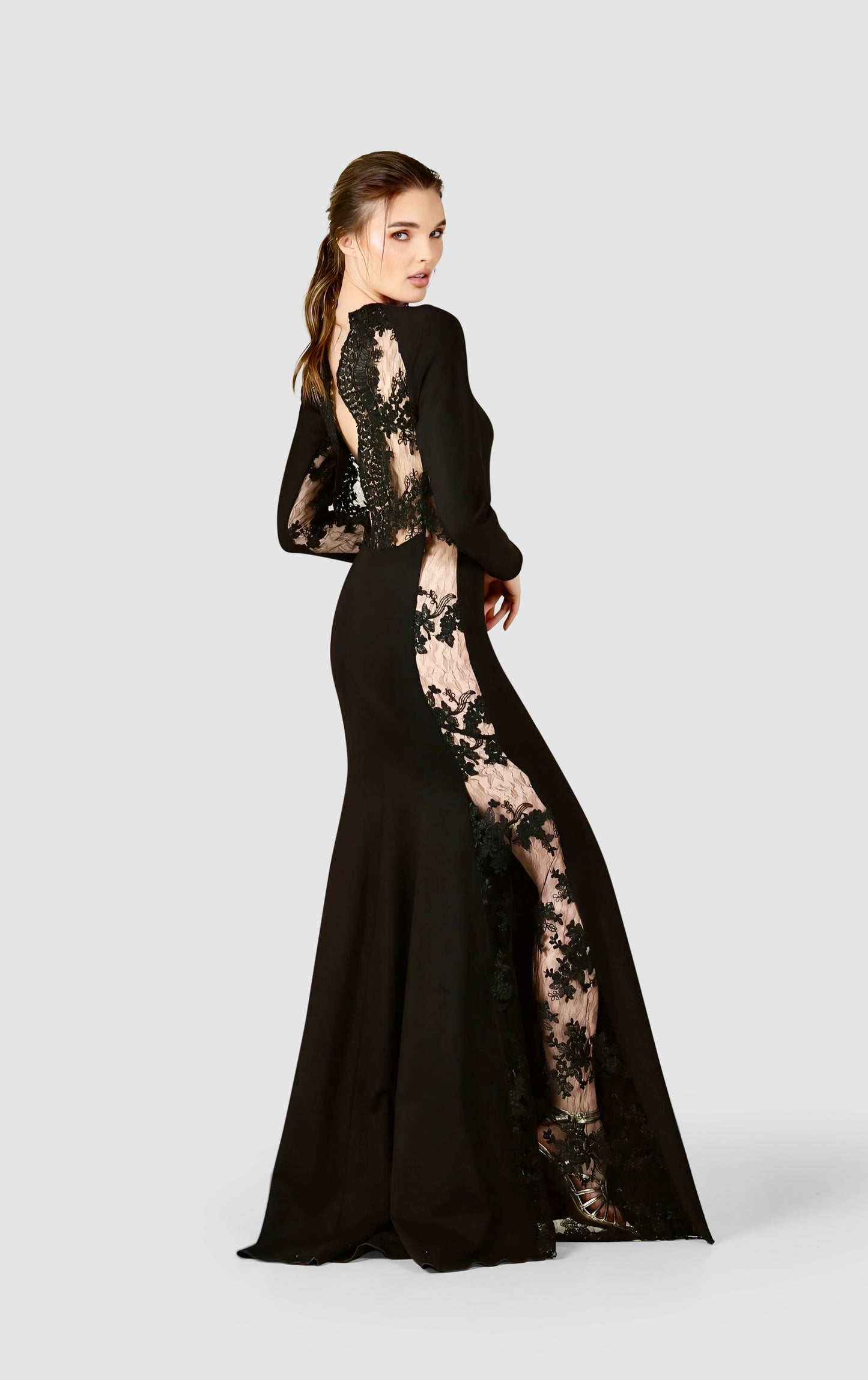Noir Temptation Gown – A Bold Fusion of Elegance and Seduction